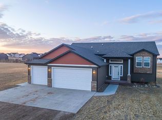 13661 Redwood Way NW, Williston, ND 58801