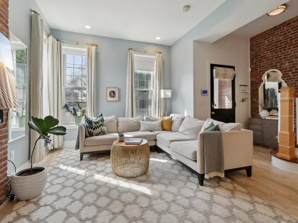 2 Park St, Jersey City, NJ 07304