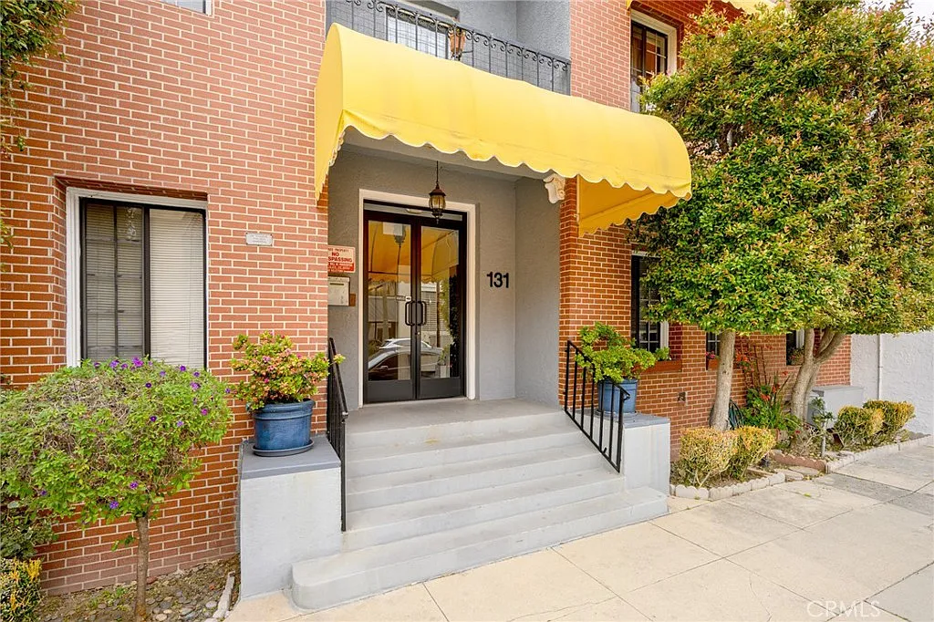 Studio, 500 sqft, $1,525 — Photo 2