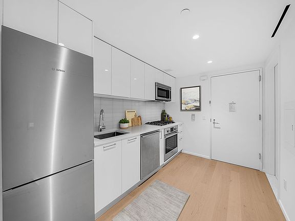 5th image of 685 1st Ave APT 12D