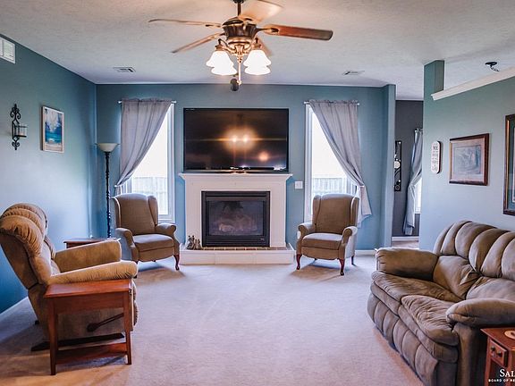 3rd image of 1226 Republic Cir