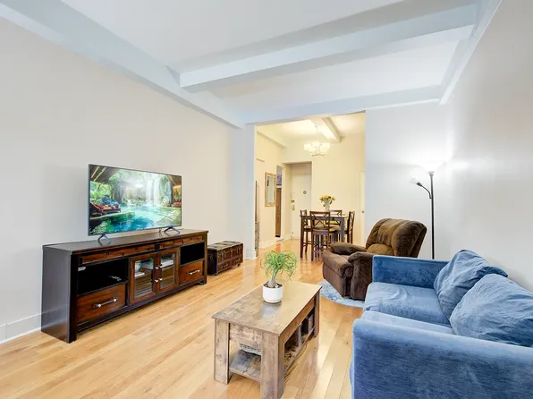 67-35 Yellowstone Boulevard image 7 of 27