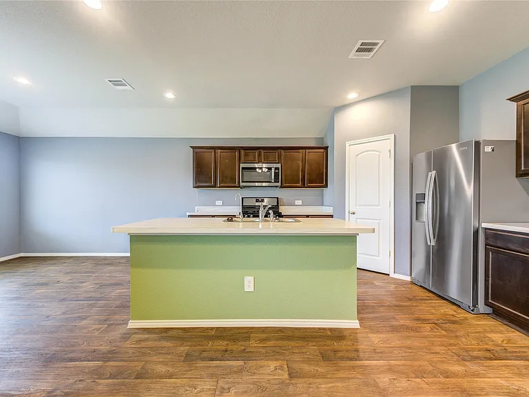 21315 Pine Mill Dr — Photo 17