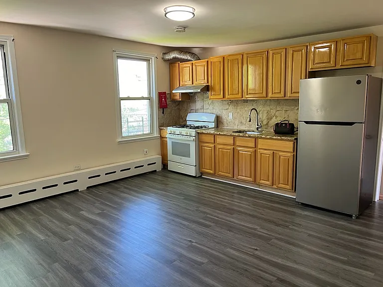 1434 Bay St #2 — Photo 5