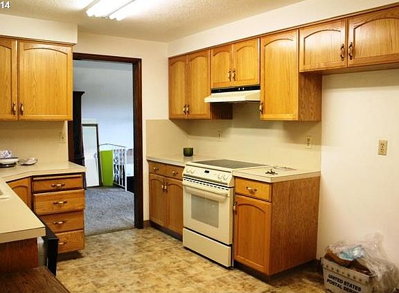 2nd image of 14885 SE Harmon Ct