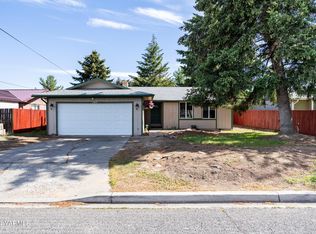 1306 W Pierce St, Yakima, WA 98902