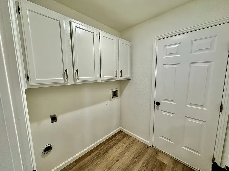 802 E Kara Ln — Photo 12