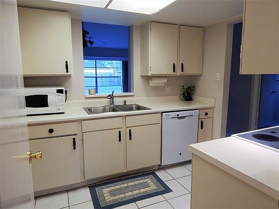 5th image of 831 Voyager Dr