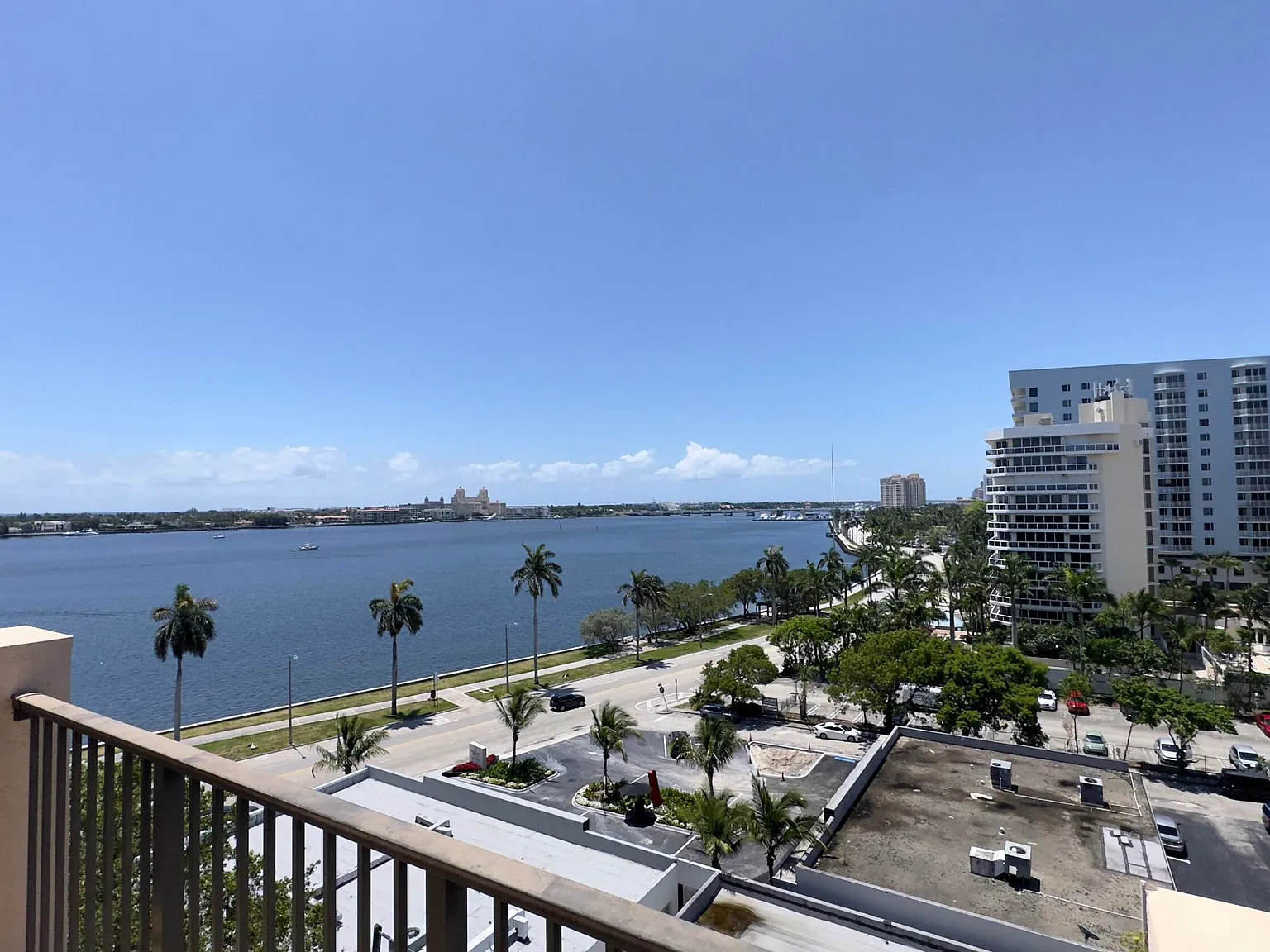 2 bed, 2.0 bath, 1071 sqft, $2,450 — Photo 2