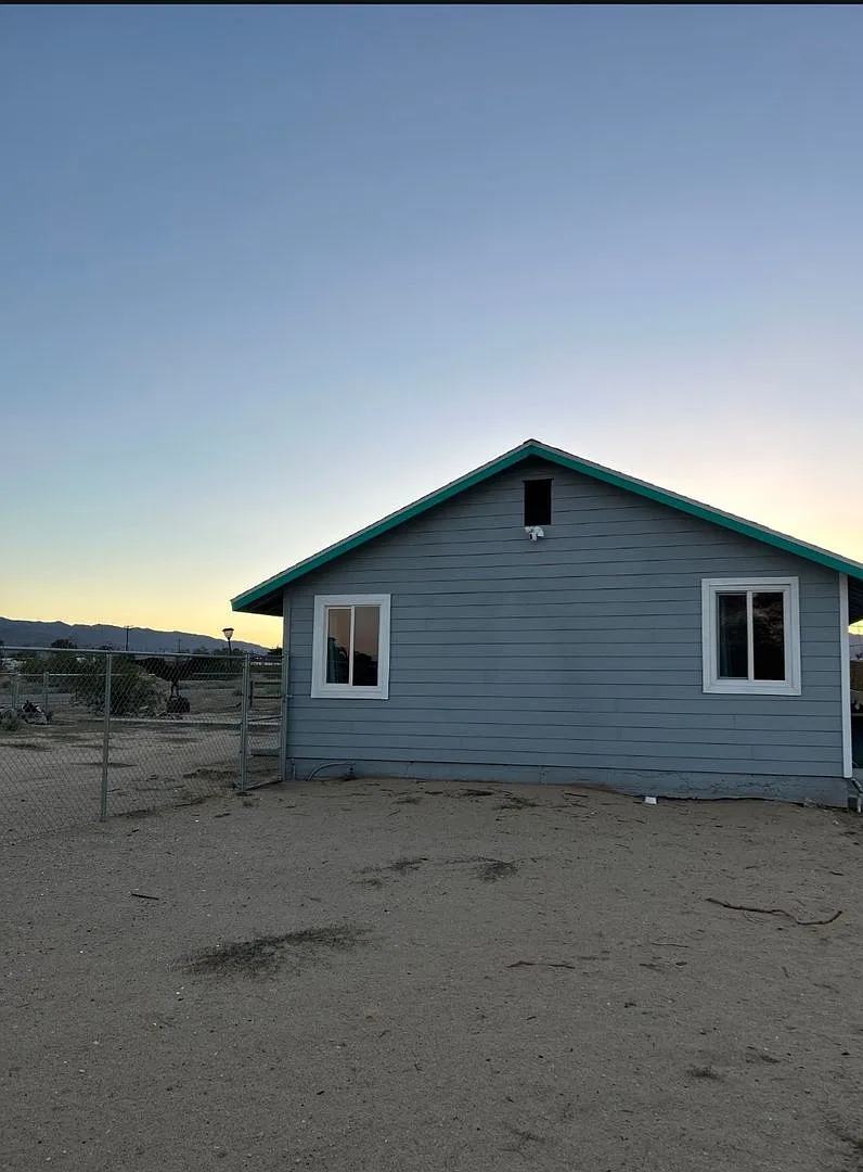 Renovated Joshua Tree Home on 1.4 Acres — Photo 4
