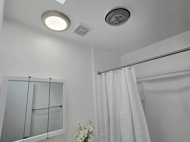 Natural lighting all day thnx to this brand new skylight!