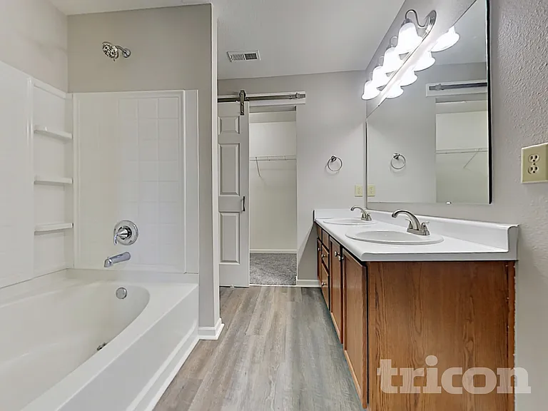 2609 Woodfield Blvd — Photo 10