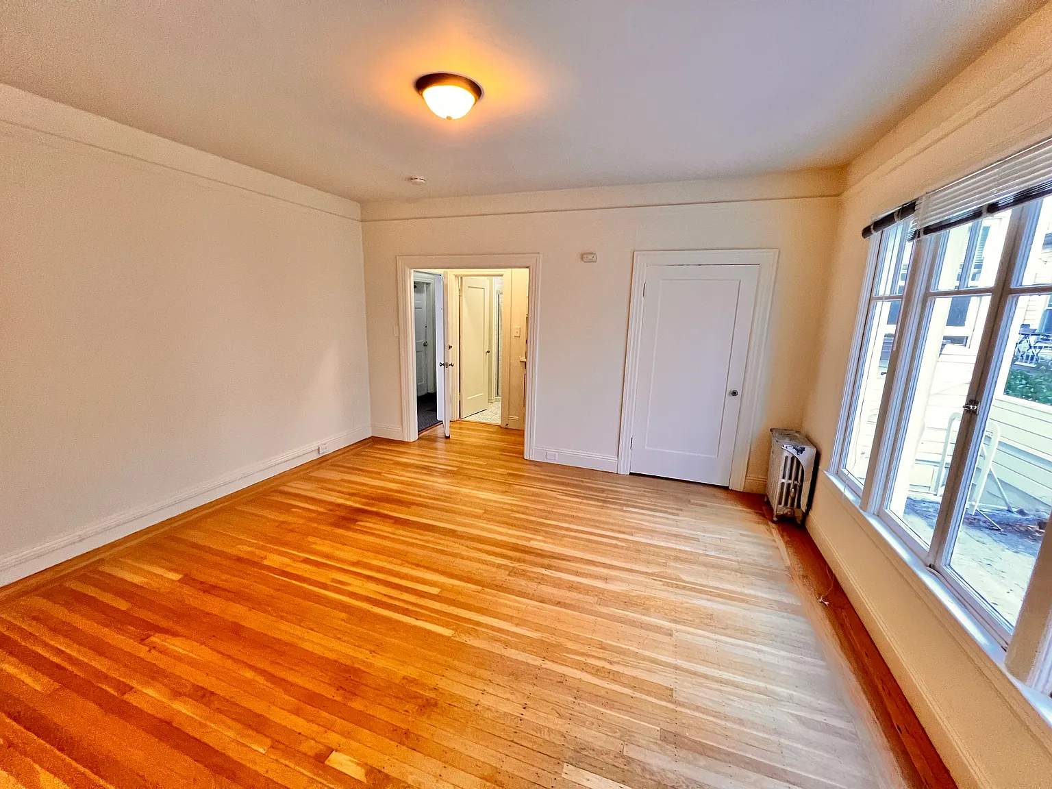 Studio, 450 sqft, $3,100 — Photo 2