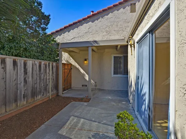 130 Mission Dr, East Palo Alto, CA 94303