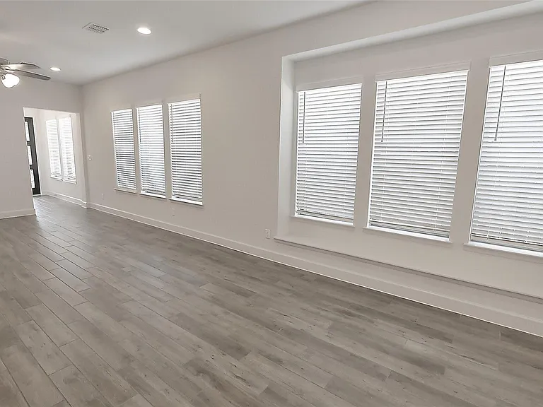 2819 Orange Leaf Dr — Photo 8