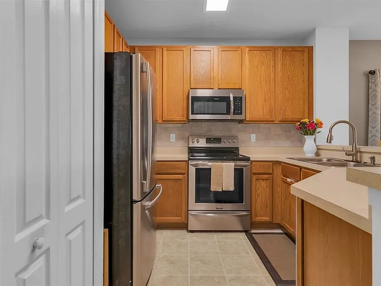 13527 Daniels Landing Cir — Photo 14