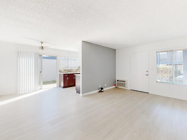 SLEEK FLOORING