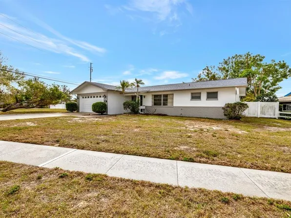 14005 Leeward Dr, Seminole, FL 33776