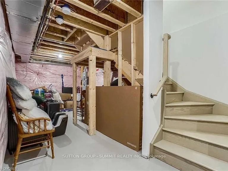 492 Bergamot Ave — Photo 29