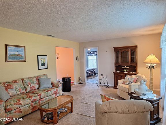 5th image of 2707 Pine Tree Dr