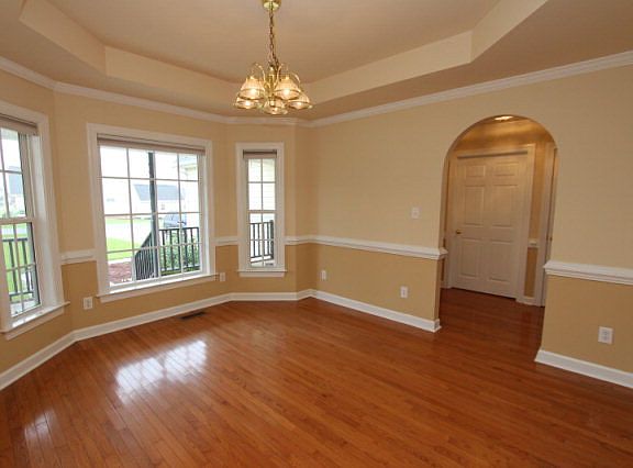 3rd image of 100 Laurel Dr