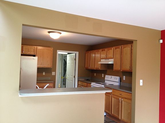 4th image of 121 S Vista