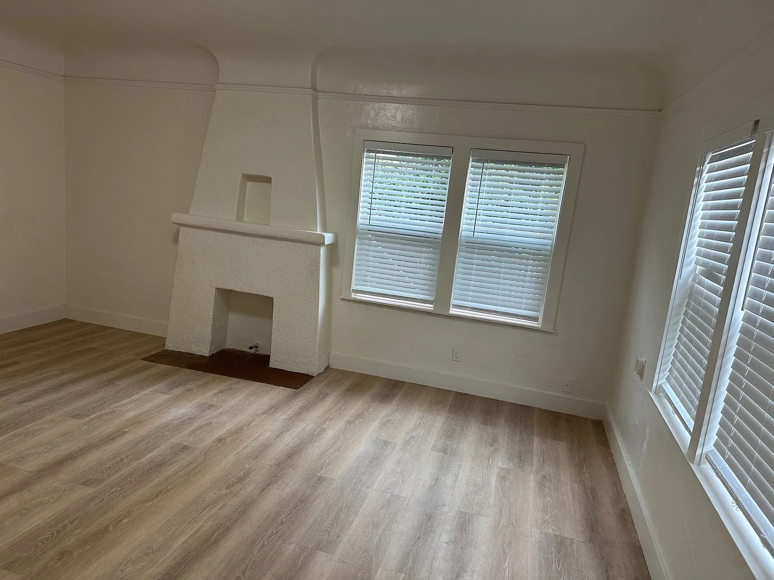 Studio, 400 sqft, $1,450 — Photo 4
