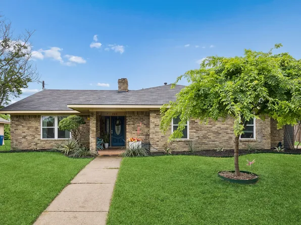722 Royal Oaks Dr, Garland, TX 75040