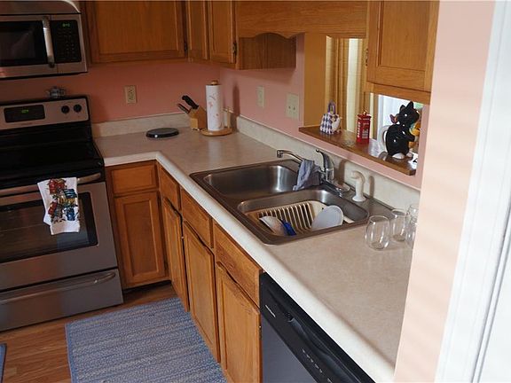 5th image of 4429 N Robertson Blvd