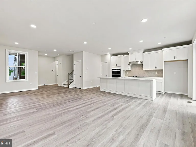 46 Grayson Ln — Photo 3