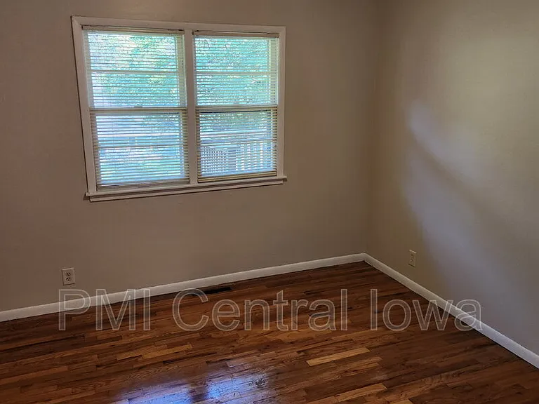 6615 Washington Ave — Photo 12