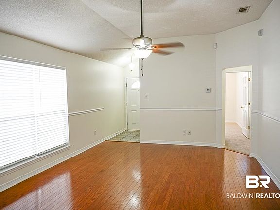 4th image of 7351 Willow Pointe Dr N