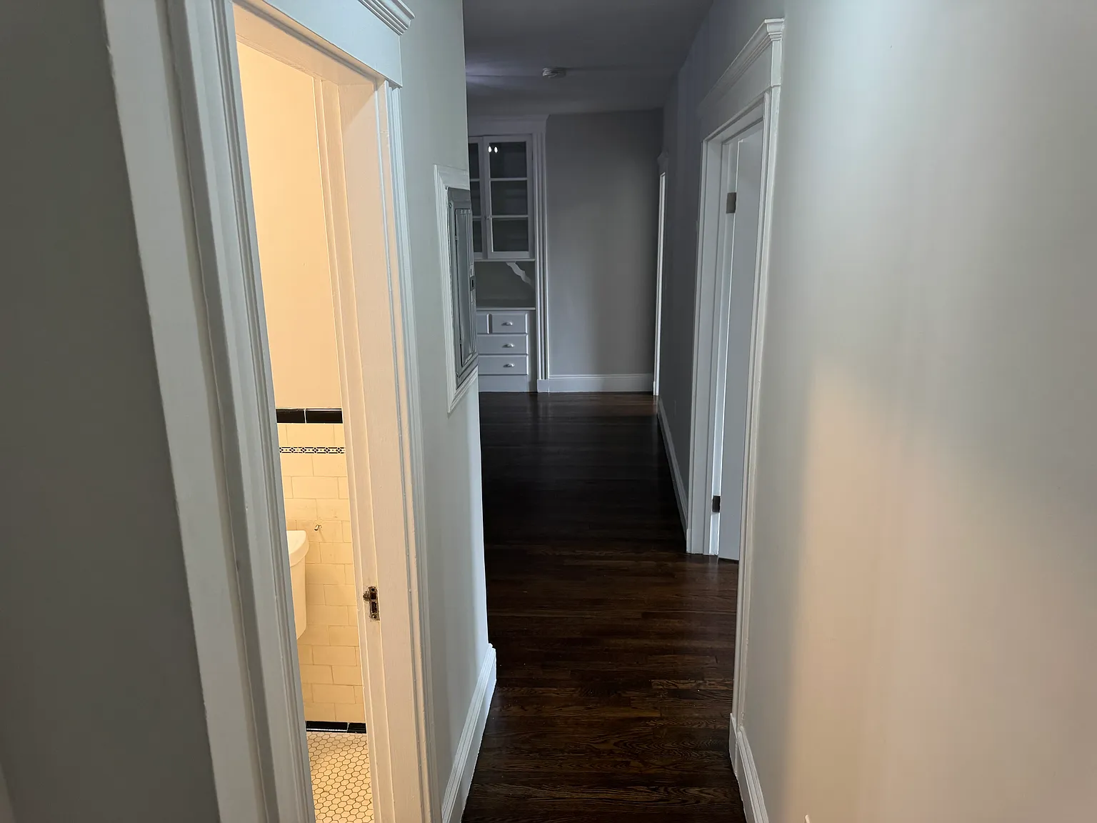 2 bed, 800 sqft, $2,400 — Photo 3