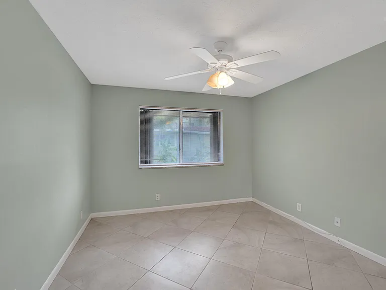 1250 Miami Rd #11 — Photo 17