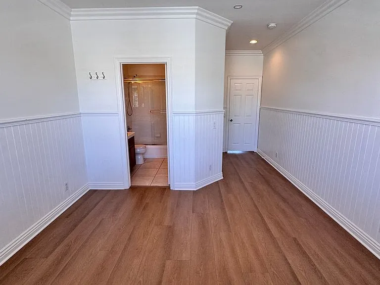 326 Manila Ave — Photo 35