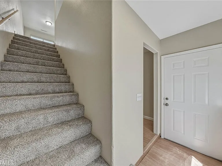 687 Armstrong St — Photo 11