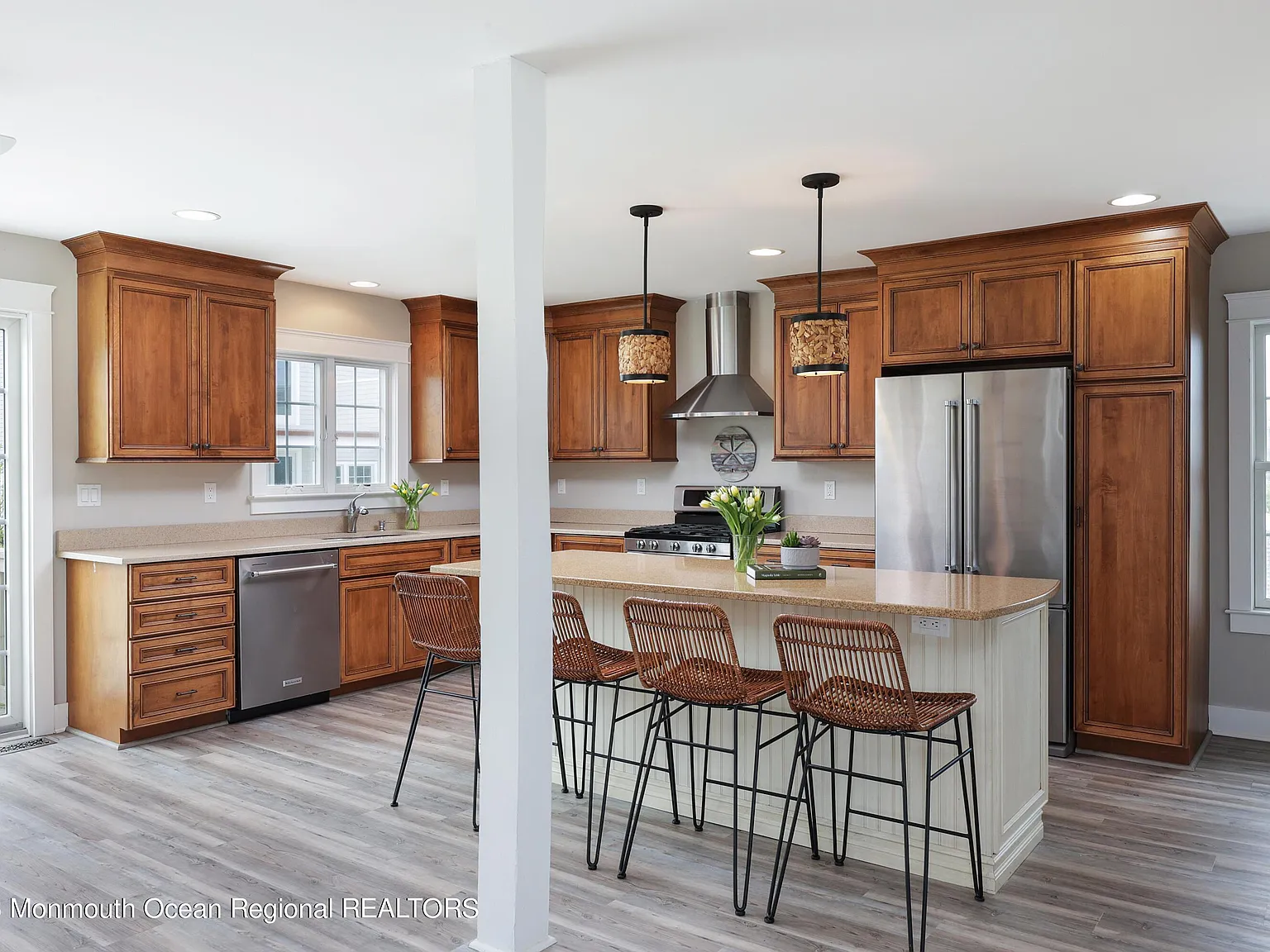 6 bed, 2.5 bath, 3070 sqft, $18,000 — Photo 3