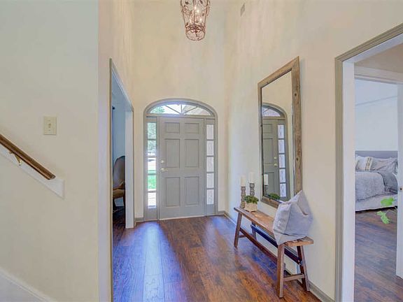 3rd image of 9577 Drayton Hall Ln