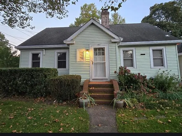 1 Woodhill Court, Huntington Station, NY 11746