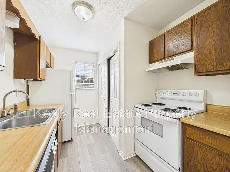110C Country Ln — Photo 9