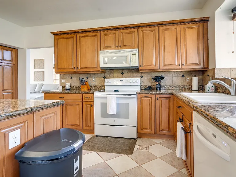 11433 W Piccadilly Rd — Photo 17