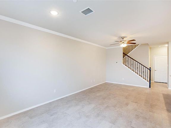 5th image of 3312 Becker Dr