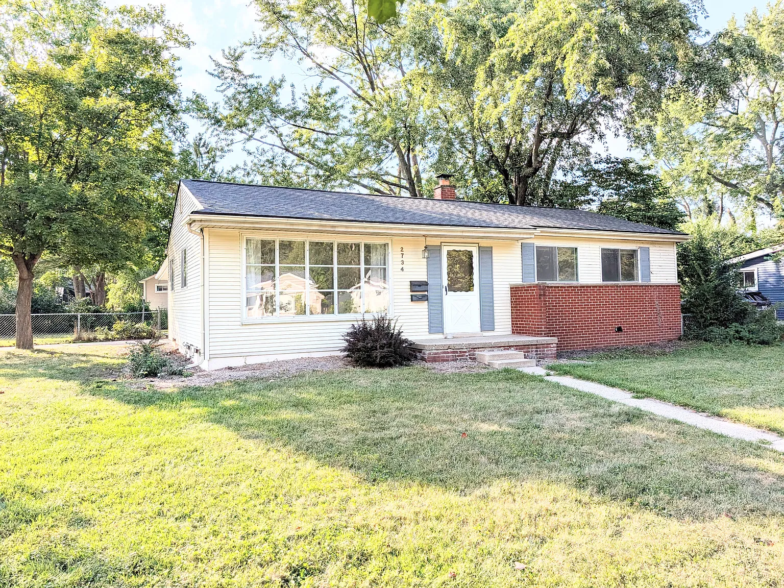 3 bed, 1.5 bath, 1071 sqft, $2,650 — Photo 2