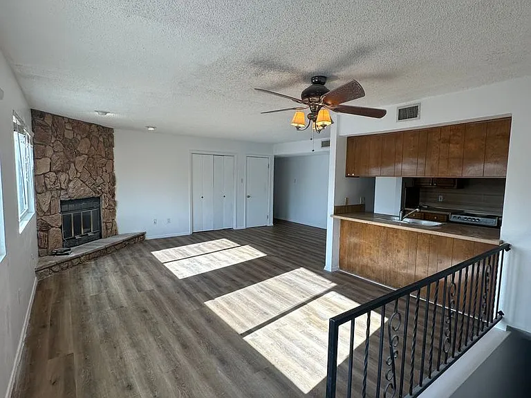 313 Innsdale Ter — Photo 4