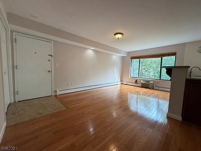 727 Joralemon St — Photo 3