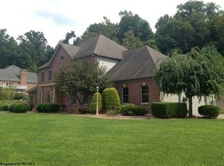 3961 Eastlake Dr, Morgantown, WV 26508