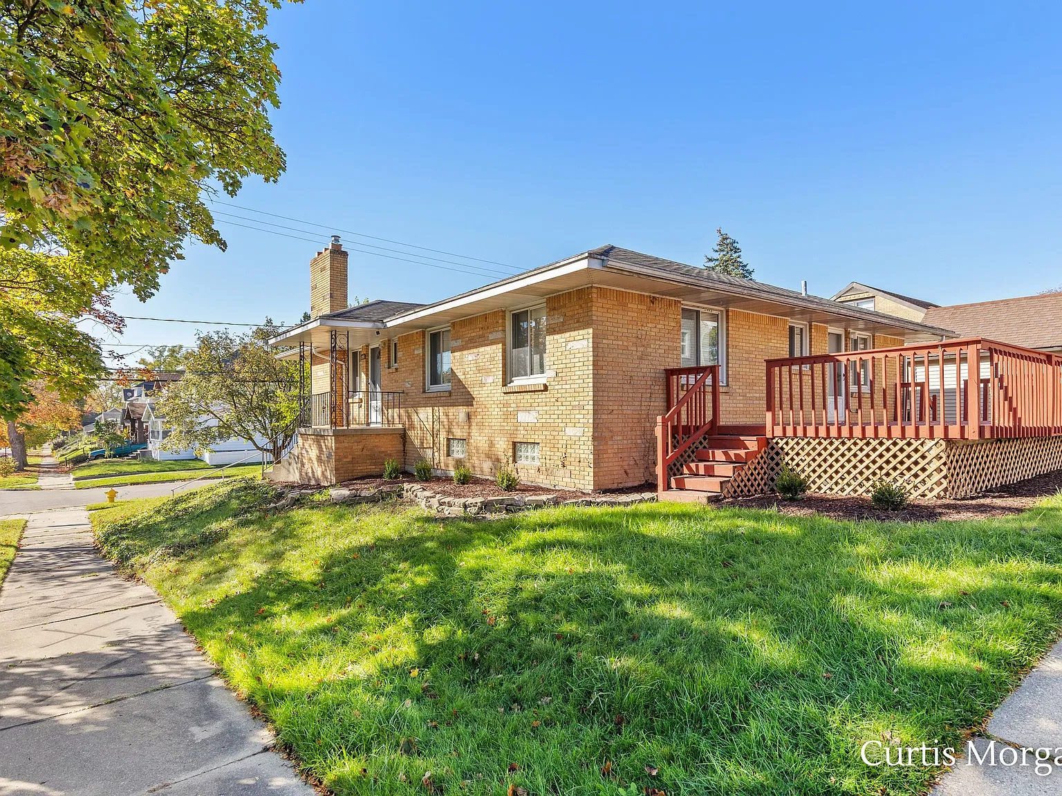 5 bed, 2.5 bath, 2075 sqft, $2,200 — Photo 4