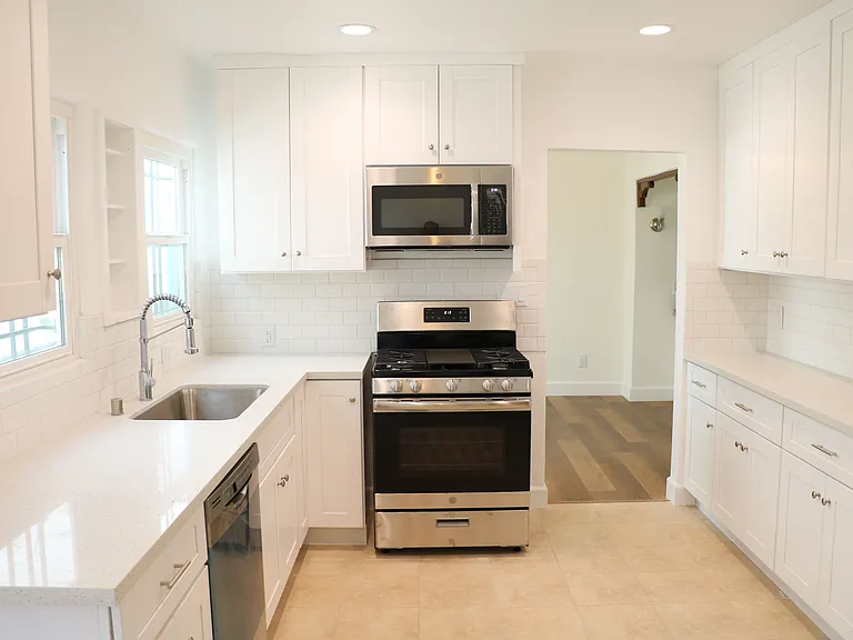 3501 S Norton Ave #3501 — Photo 9