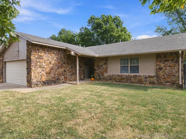 9611 N 107th East Pl, Owasso, OK 74055