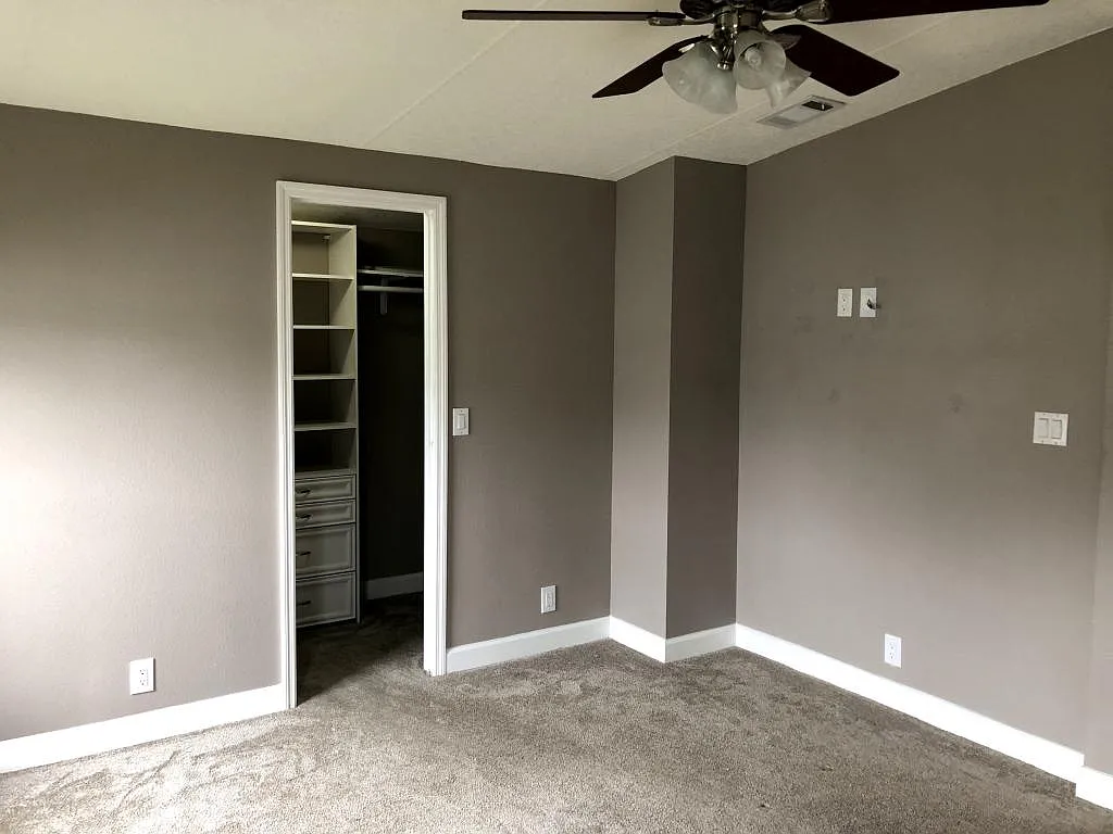 13708 Palm Dr — Photo 3